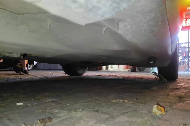 Used Jeep Cherokee 2020 2.0L Two-Wheel Drive Classic Sports Edition Chassis Front Left