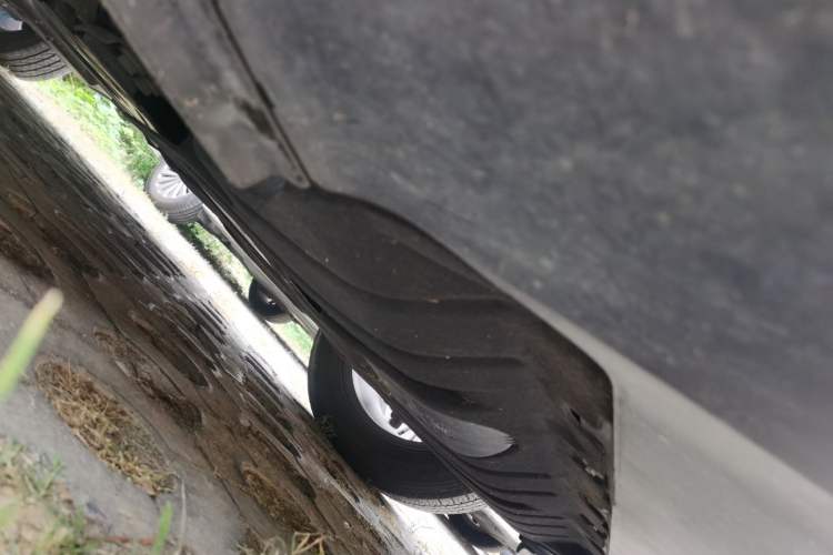 Used Jeep Cherokee 2020 2.0L Two-Wheel Drive Classic Sports Edition Chassis Front Right