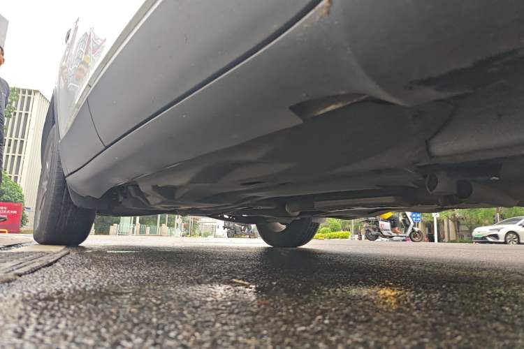 Used Jeep Cherokee 2020 2.0L Two-Wheel Drive Classic Sports Edition Chassis Front Right