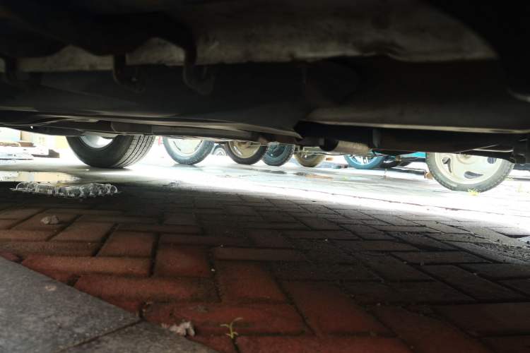 Used Jeep Cherokee 2020 2.0L Two-Wheel Drive Classic Sports Edition Chassis Front Right