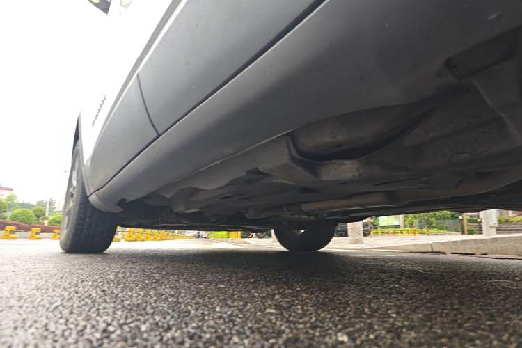 Used Jeep Cherokee 2020 2.0L Two-Wheel Drive Classic Sports Edition Chassis Rear Left