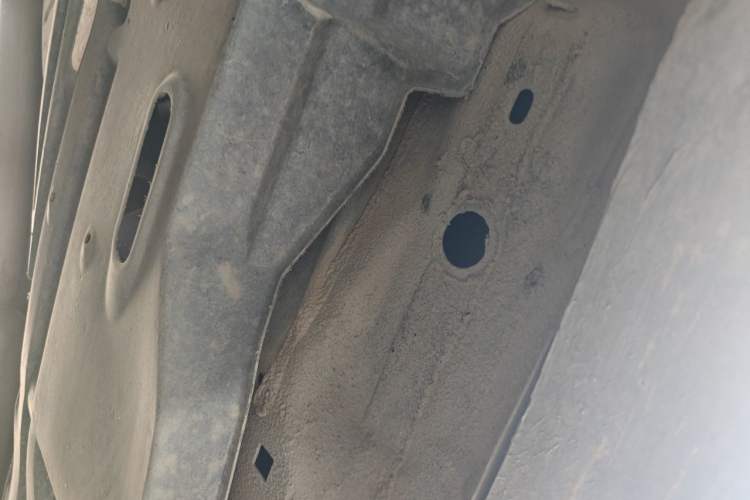Used Jeep Cherokee 2020 2.0L Two-Wheel Drive Classic Sports Edition Chassis Rear Right