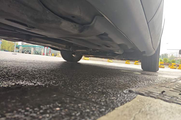 Used Jeep Cherokee 2020 2.0L Two-Wheel Drive Classic Sports Edition Chassis Rear Right