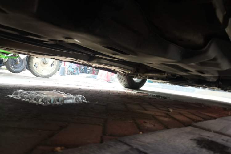 Used Jeep Cherokee 2020 2.0L Two-Wheel Drive Classic Sports Edition Chassis Rear Right