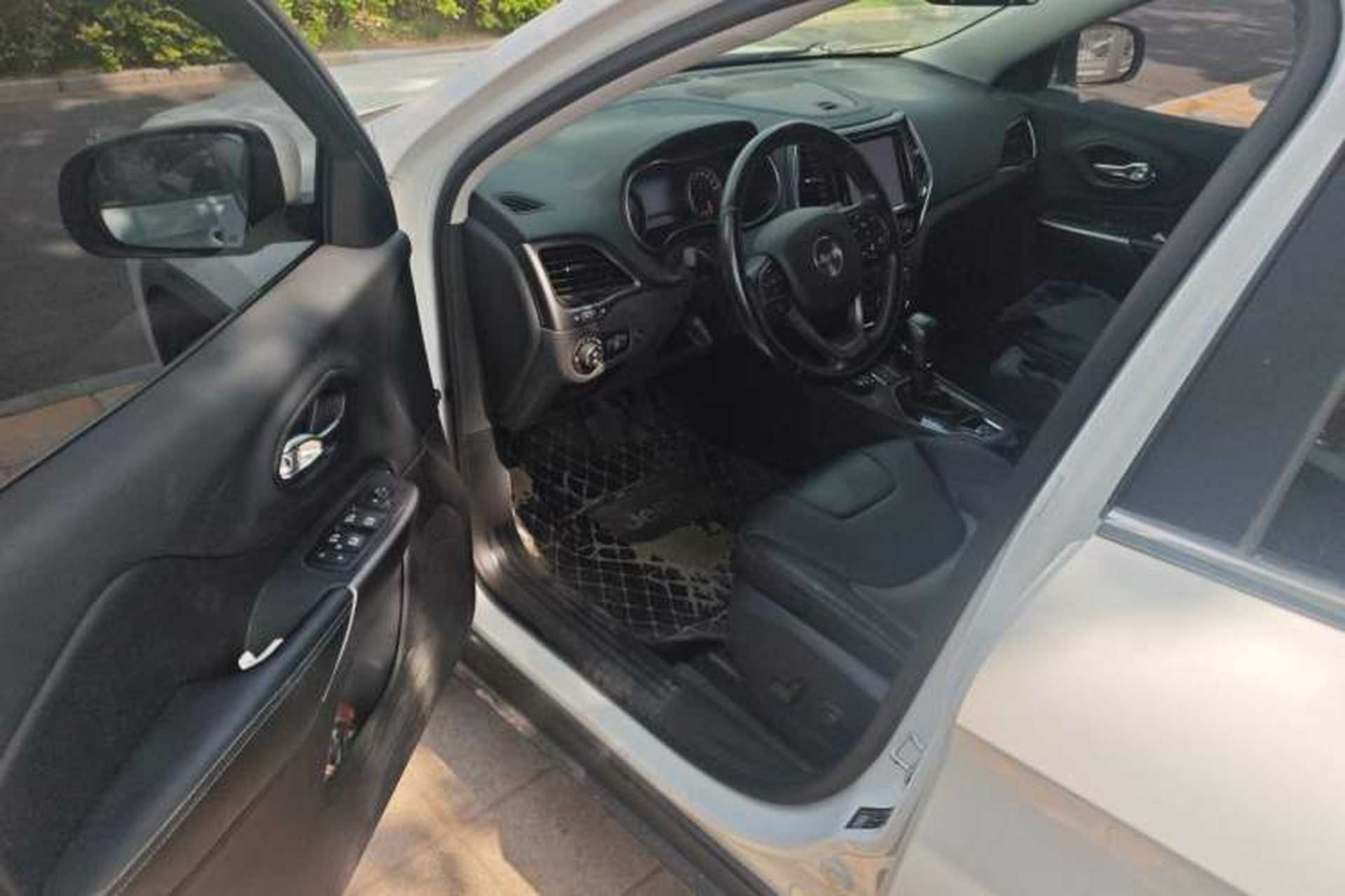 Used Jeep Cherokee 2020 2.0T Four-Wheel Drive Luxury Edition Driver Seat