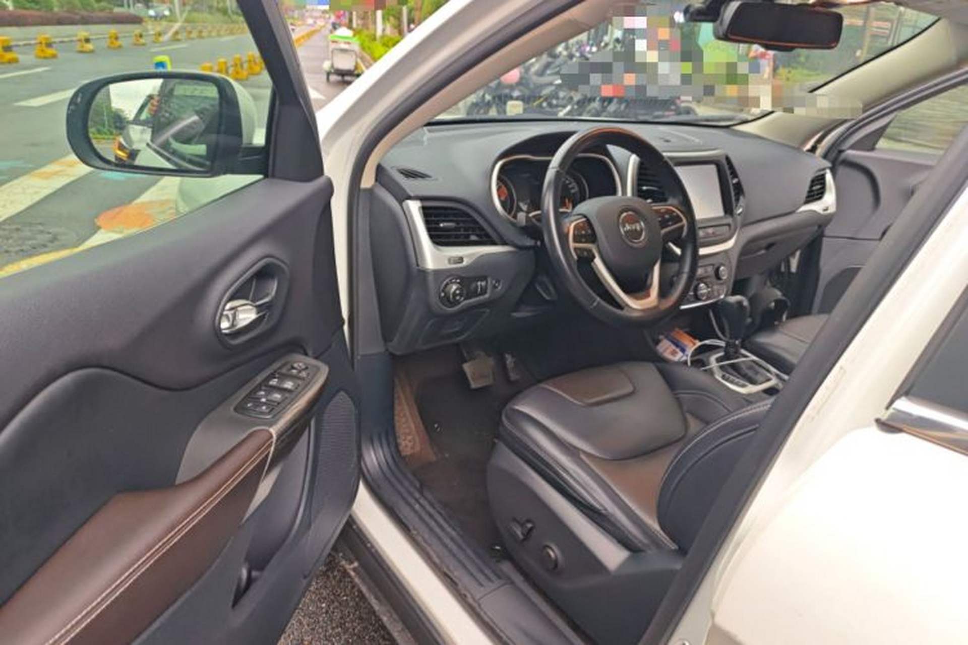Used Jeep Cherokee 2020 2.0L Two-Wheel Drive Classic Sports Edition Driver Seat
