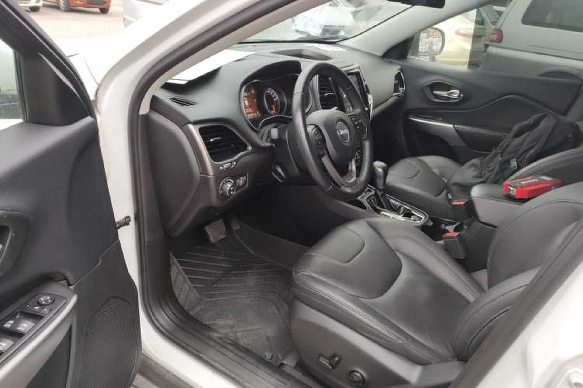 Used Jeep Cherokee 2020 2.0T Two-Wheel Drive Leading Edition Driver Seat