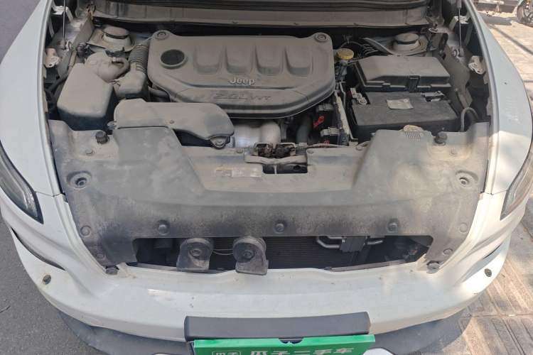 Used Jeep Cherokee 2020 2.0L Two-Wheel Drive Classic Sports Edition Engine Bay