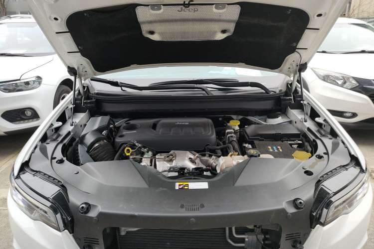 Used Jeep Cherokee 2020 2.0T Two-Wheel Drive Leading Edition Engine Bay