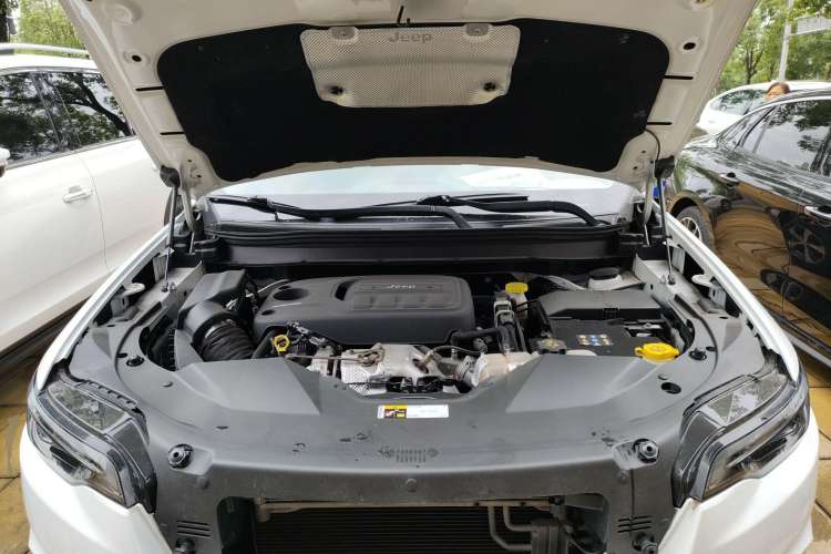 Used Jeep Cherokee 2020 2.0T Two-Wheel Drive Leading Edition Engine Bay
