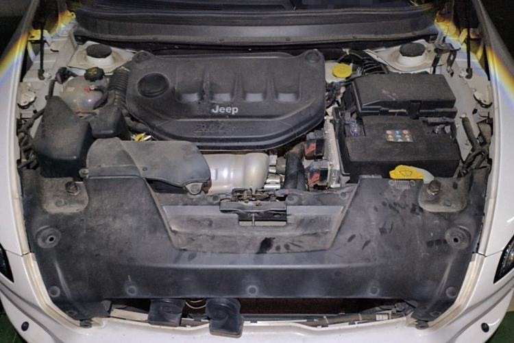Used Jeep Cherokee 2020 2.0L Two-Wheel Drive Classic Sports Edition Engine Bay