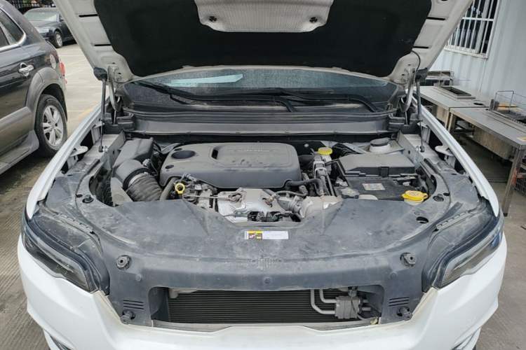 Used Jeep Cherokee 2020 2.0T Two-Wheel Drive Leading Edition Engine Bay