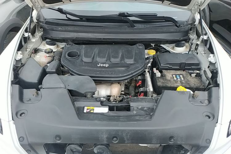 Used Jeep Cherokee 2020 2.0L Two-Wheel Drive Classic Sports Edition Engine Bay