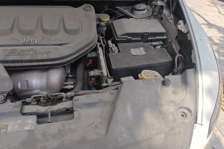 Used Jeep Cherokee 2020 2.0L Two-Wheel Drive Classic Sports Edition Engine Bay Left