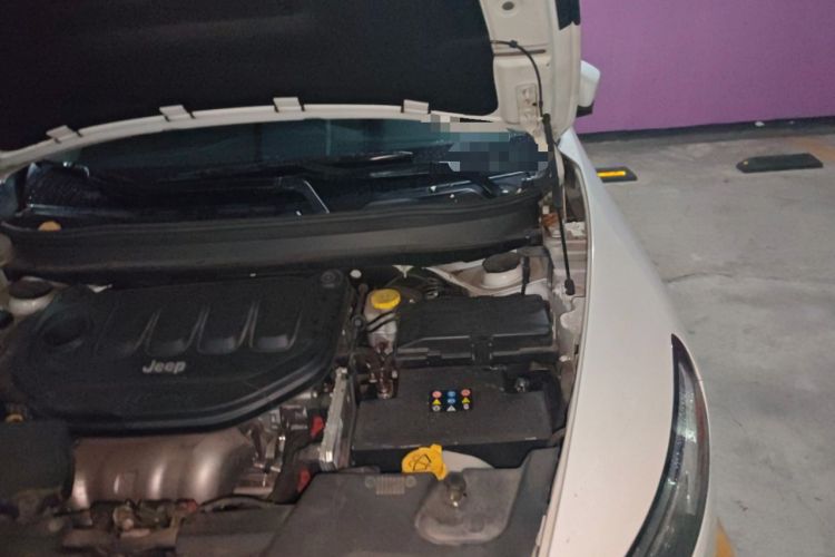 Used Jeep Cherokee 2020 2.0L Two-Wheel Drive Classic Sports Edition Engine Bay Left