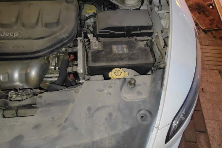 Used Jeep Cherokee 2020 2.0L Two-Wheel Drive Classic Sports Edition Engine Bay Left