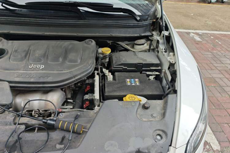 Used Jeep Cherokee 2020 2.0L Two-Wheel Drive Classic Sports Edition Engine Bay Left