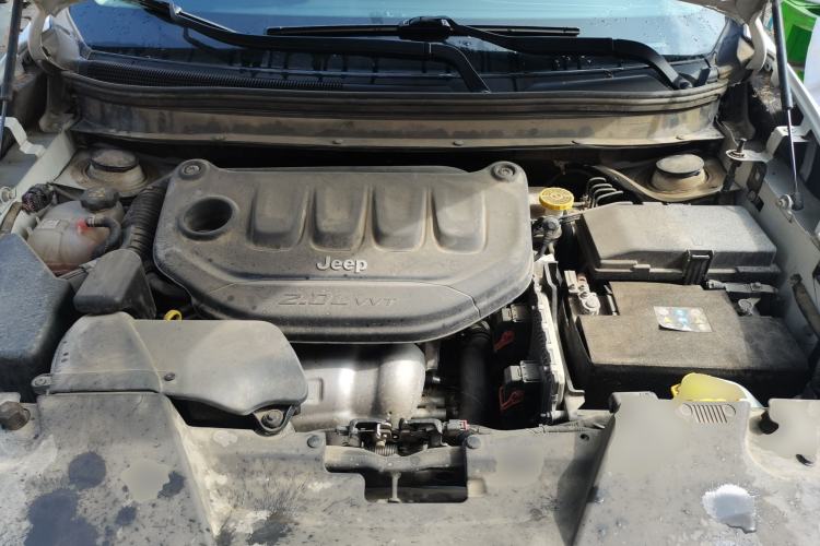 Used Jeep Cherokee 2020 2.0L Two-Wheel Drive Classic Sports Edition Engine Bay