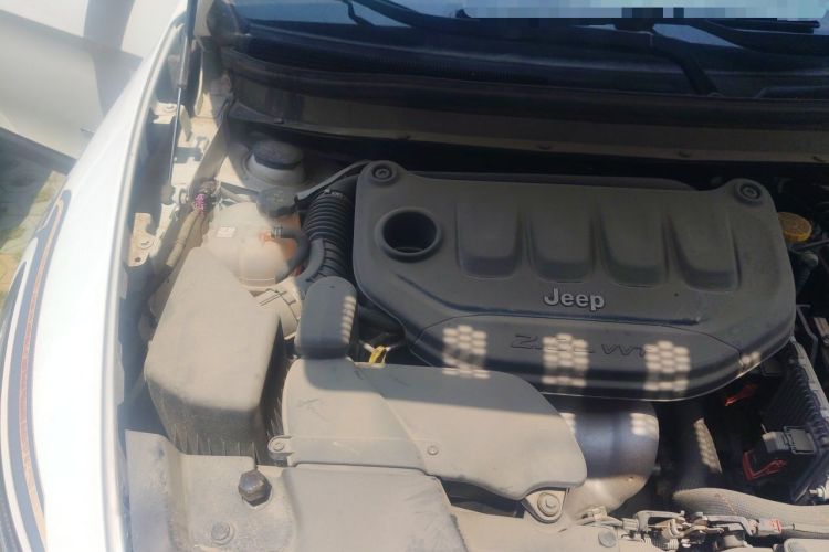 Used Jeep Cherokee 2020 2.0L Two-Wheel Drive Classic Sports Edition Engine Bay Right