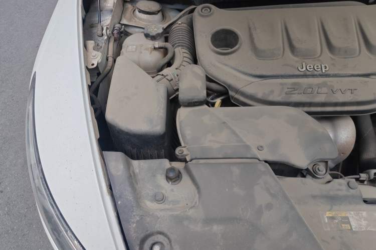 Used Jeep Cherokee 2020 2.0L Two-Wheel Drive Classic Sports Edition Engine Bay Right