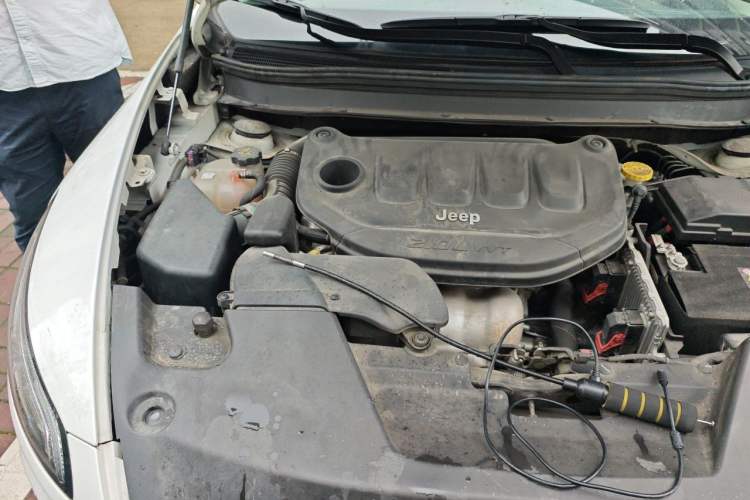 Used Jeep Cherokee 2020 2.0L Two-Wheel Drive Classic Sports Edition Engine Bay Right