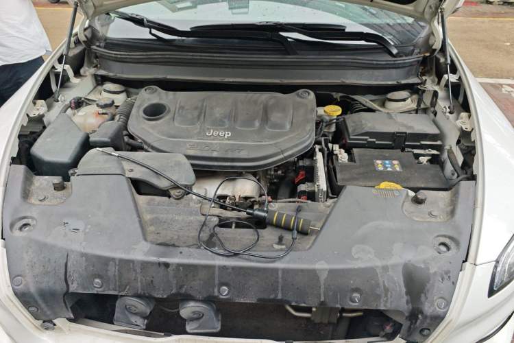 Used Jeep Cherokee 2020 2.0L Two-Wheel Drive Classic Sports Edition Engine Bay