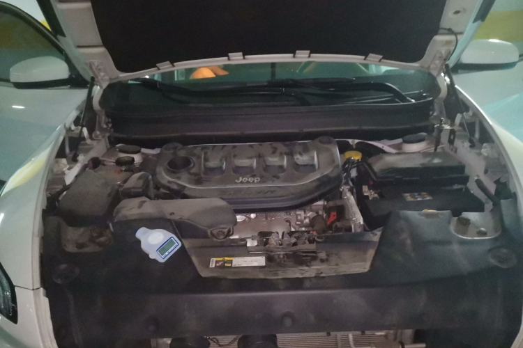 Used Jeep Cherokee 2020 2.0L Two-Wheel Drive Classic Sports Edition Engine Bay