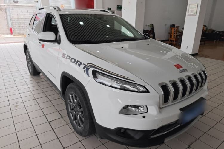 Used Jeep Cherokee 2020 2.0L Two-Wheel Drive Classic Sports Edition Exterior 1