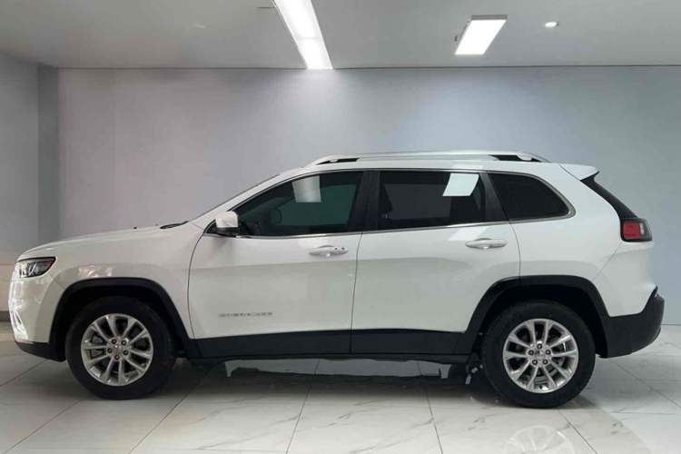 Used Jeep Cherokee 2020 2.0L Two-Wheel Drive Safety Upgrade Edition Exterior 1