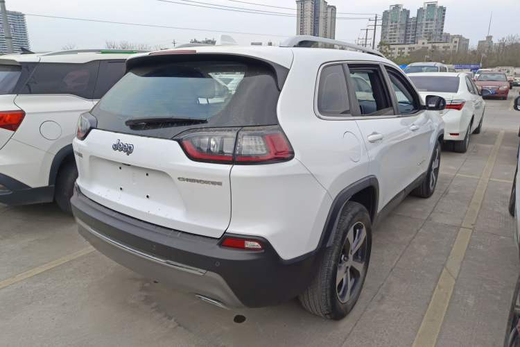 Used Jeep Cherokee 2020 2.0T Two-Wheel Drive Leading Edition Exterior 5