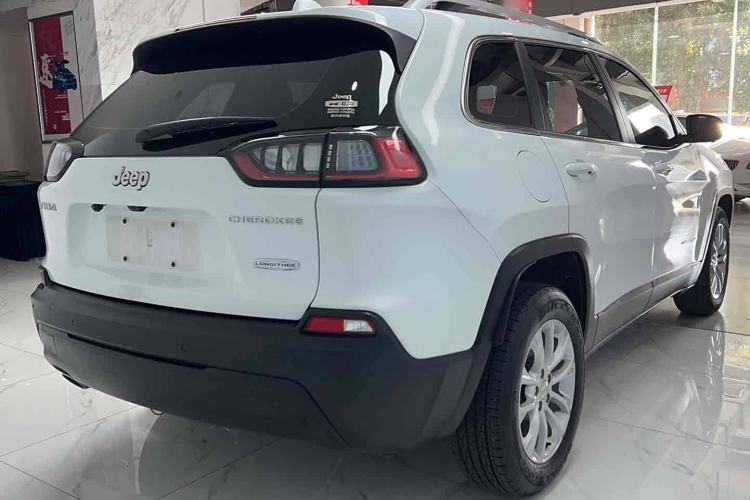 Used Jeep Cherokee 2020 2.0L Two-Wheel Drive Safety Upgrade Edition Exterior 7
