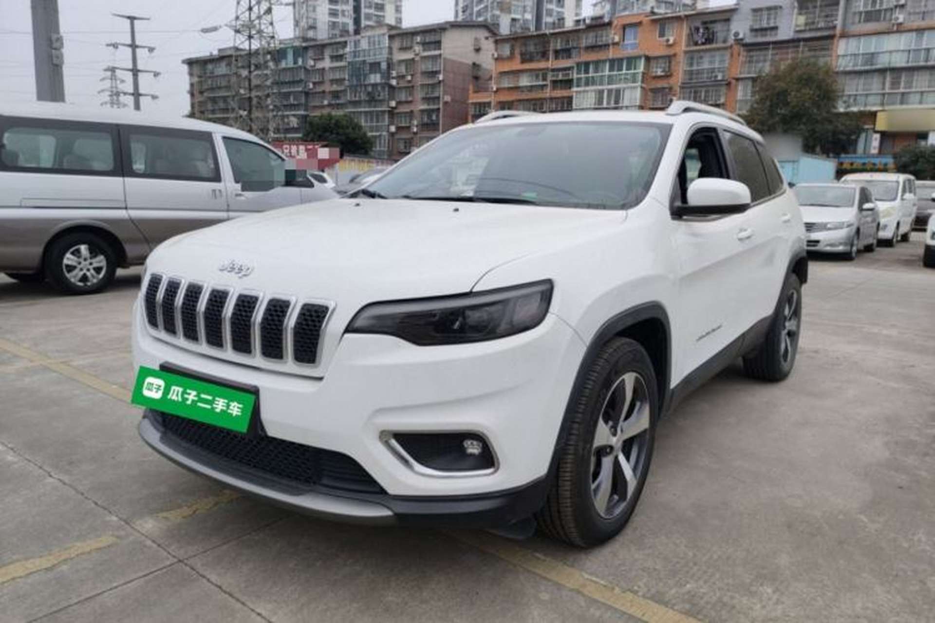 Used Jeep Cherokee 2020 2.0T Two-Wheel Drive Leading Edition Front Left 45 Deg