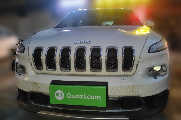 Used Jeep Cherokee 2020 2.0L Two-Wheel Drive Classic Sports Edition Front
