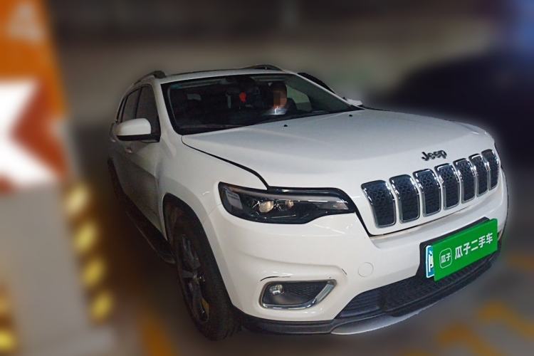 Used Jeep Cherokee 2020 2.0T Two-Wheel Drive Leading Edition Front Right 45 Deg