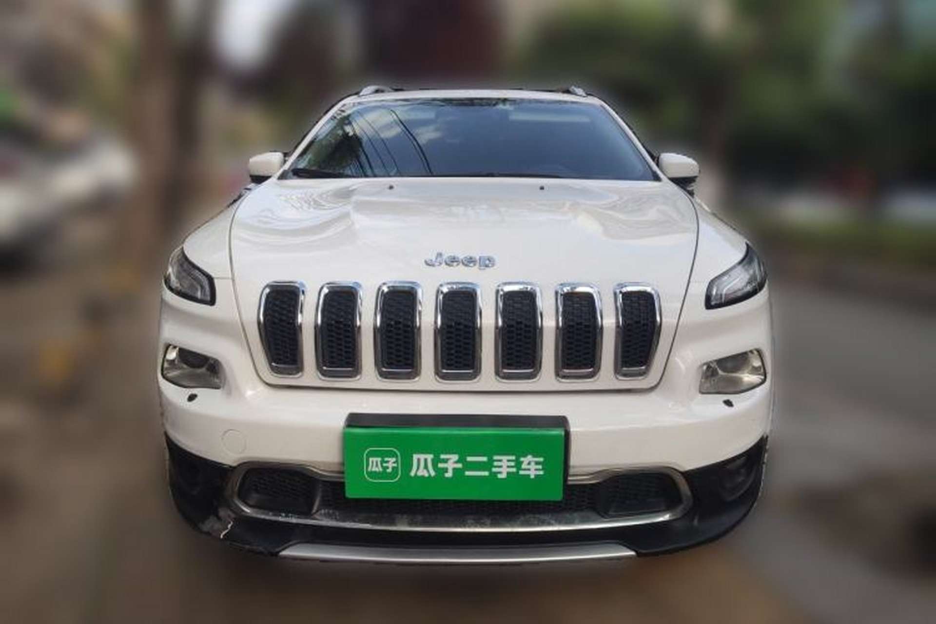 Used Jeep Cherokee 2020 2.0L Two-Wheel Drive Classic Sports Edition Front