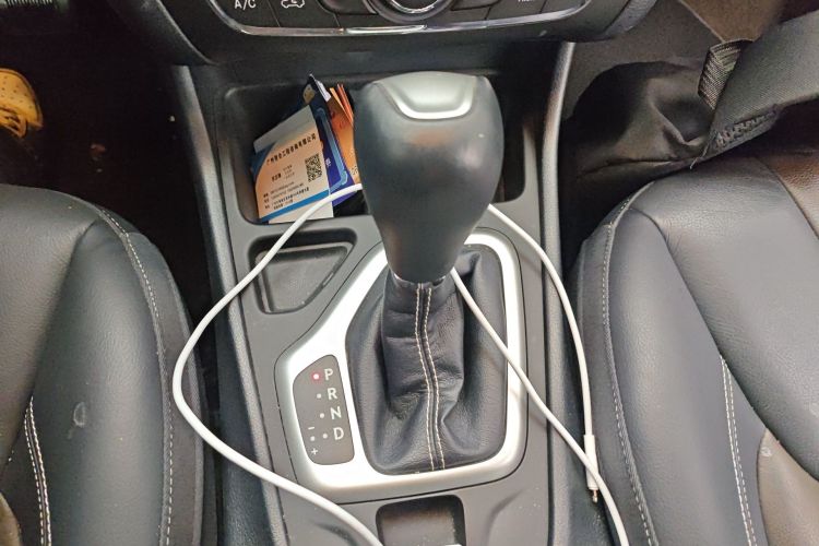 Used Jeep Cherokee 2020 2.0L Two-Wheel Drive Classic Sports Edition Gear Lever