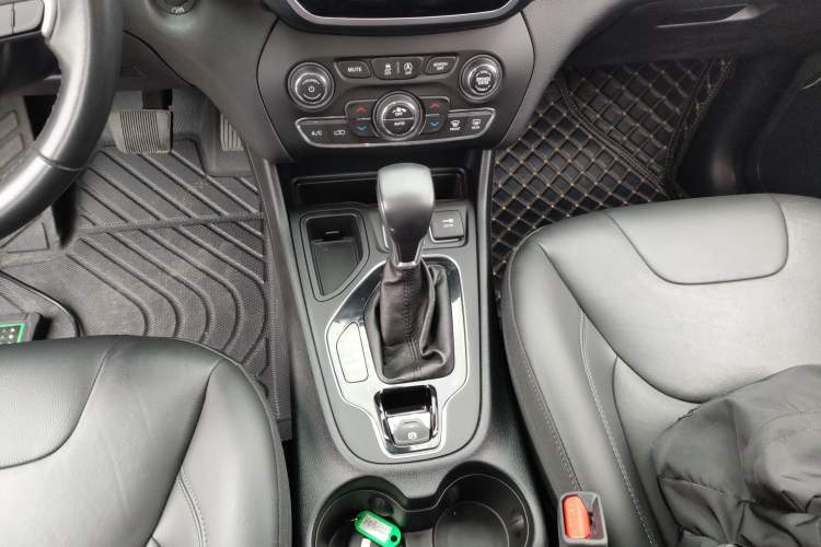 Used Jeep Cherokee 2020 2.0T Two-Wheel Drive Leading Edition Gear Lever