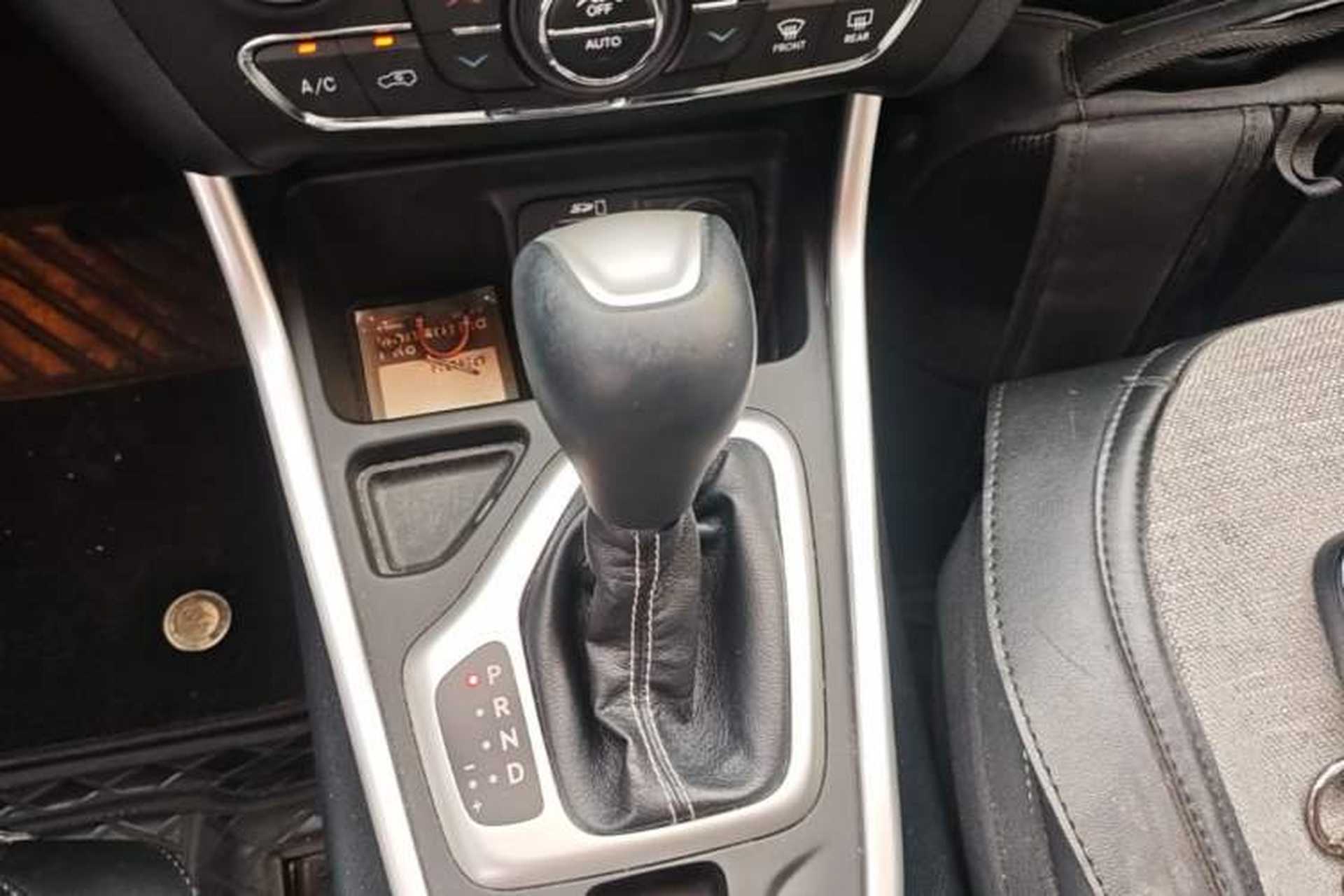 Used Jeep Cherokee 2020 2.0L Two-Wheel Drive Classic Sports Edition Gear Lever