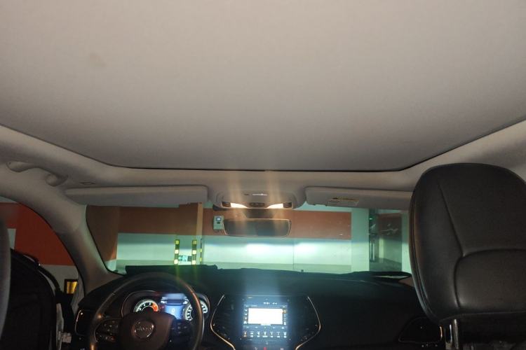 Used Jeep Cherokee 2020 2.0T Four-Wheel Drive Night Eagle Edition Headliner