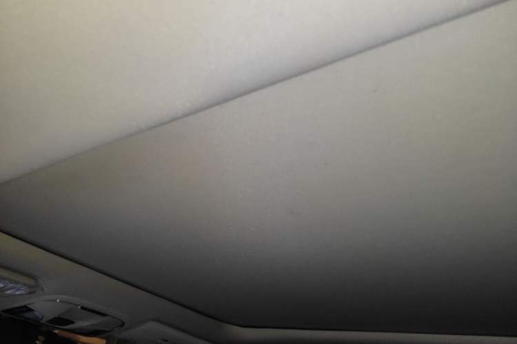 Used Jeep Cherokee 2020 2.0L Two-Wheel Drive Classic Sports Edition Headliner