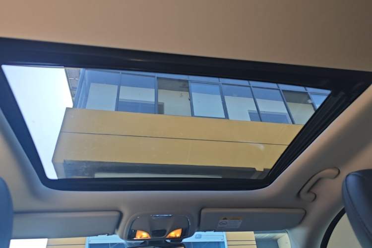 Used Jeep Cherokee 2020 2.0L Two-Wheel Drive Classic Sports Edition Headliner