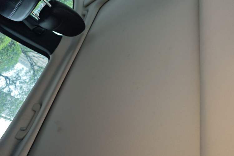 Used Jeep Cherokee 2020 2.0L Two-Wheel Drive Classic Sports Edition Headliner