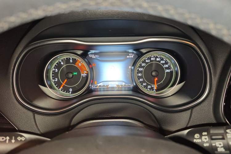 Used Jeep Cherokee 2020 2.0T Four-Wheel Drive Night Eagle Edition Instrument Cluster