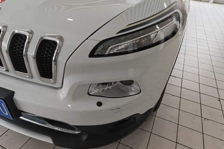 Used Jeep Cherokee 2020 2.0L Two-Wheel Drive Classic Sports Edition Left Front Headlight