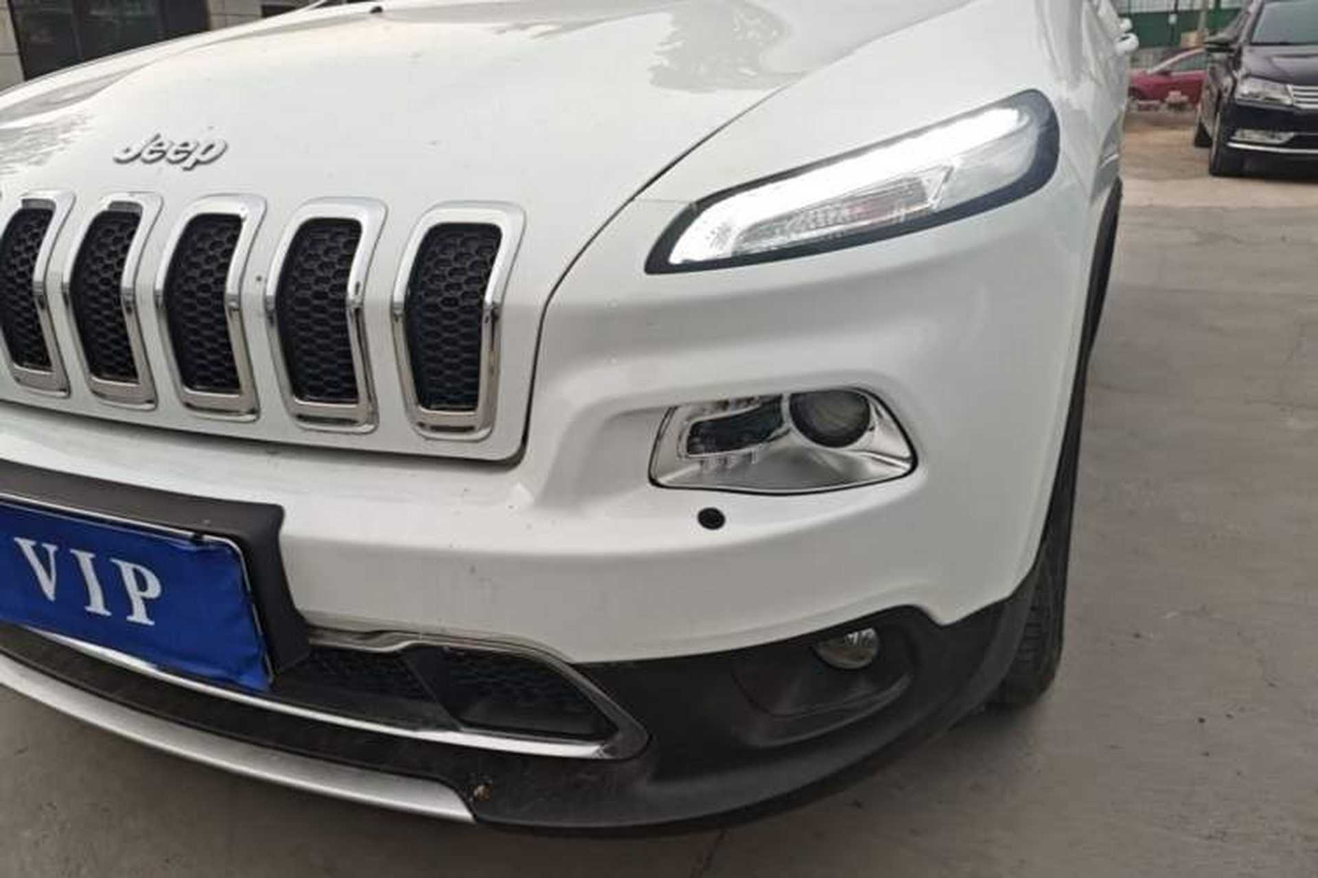 Used Jeep Cherokee 2020 2.0L Two-Wheel Drive Classic Sports Edition Left Front Headlight