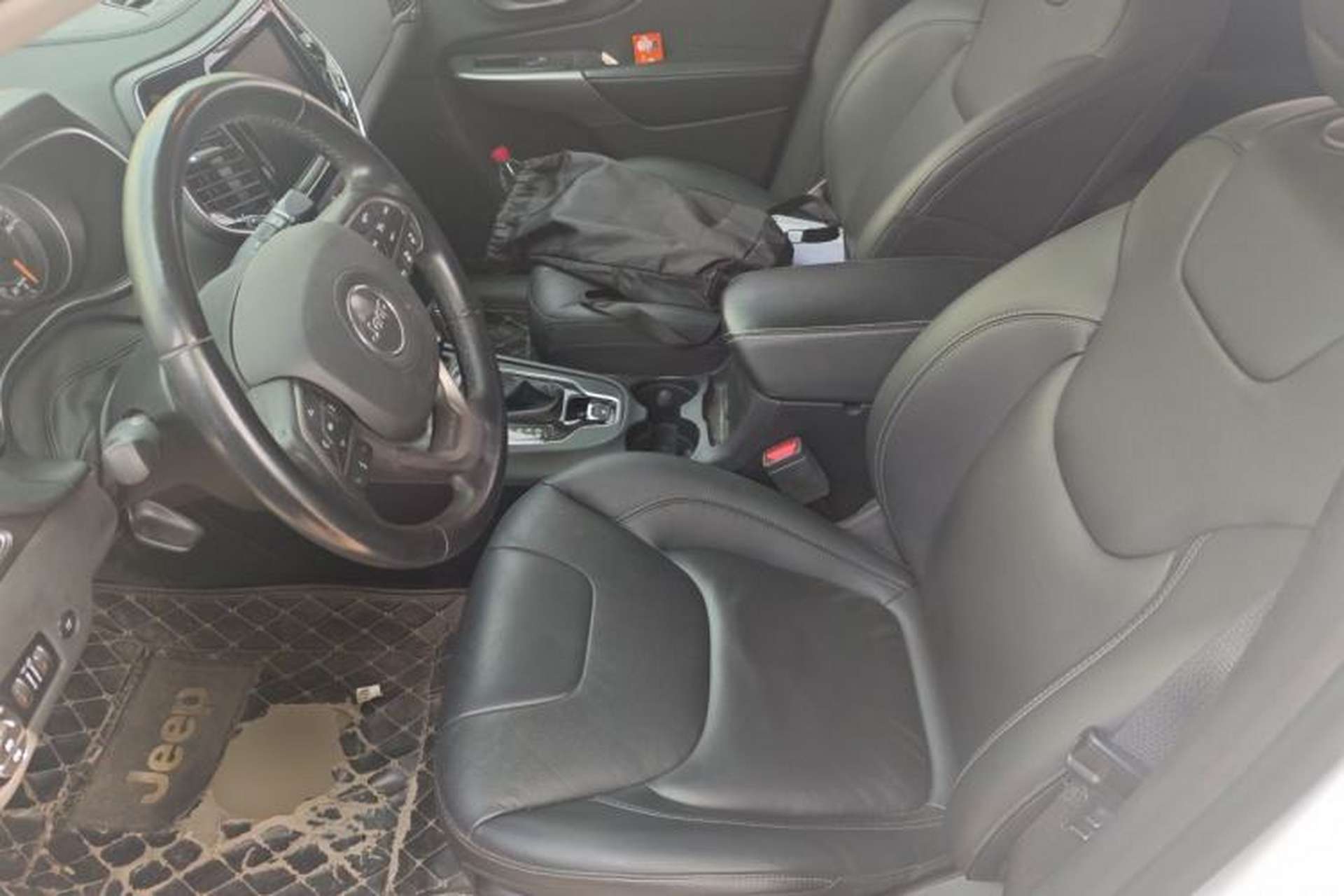 Used Jeep Cherokee 2020 2.0T Four-Wheel Drive Luxury Edition Left Front Seat