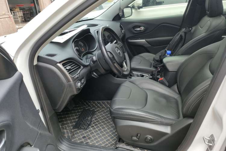 Used Jeep Cherokee 2020 2.0T Two-Wheel Drive Leading Edition Left Front Seat