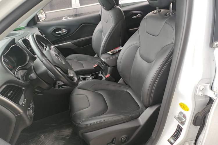 Used Jeep Cherokee 2020 2.0T Two-Wheel Drive Leading Edition Left Front Seat