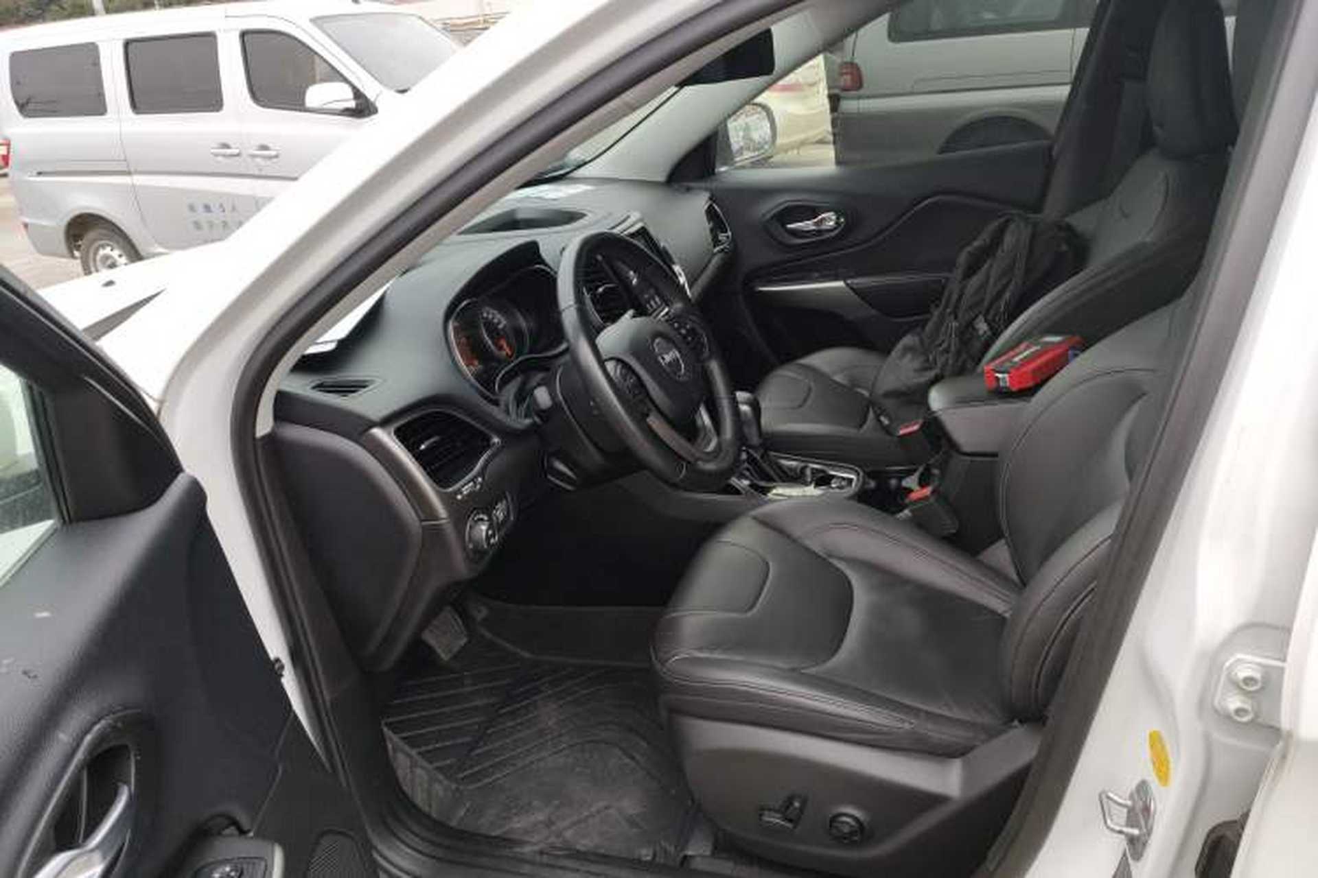 Used Jeep Cherokee 2020 2.0T Two-Wheel Drive Leading Edition Left Front Seat