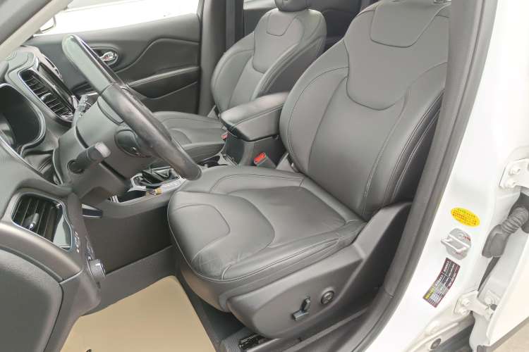 Used Jeep Cherokee 2020 2.0T Two-Wheel Drive Leading Edition Left Front Seat